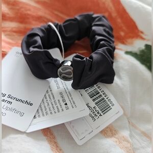 LULULEMON Uplifting Scrunchie *Logo Charm NWT Atmospheric Purple | BUNDLE & SAVE
